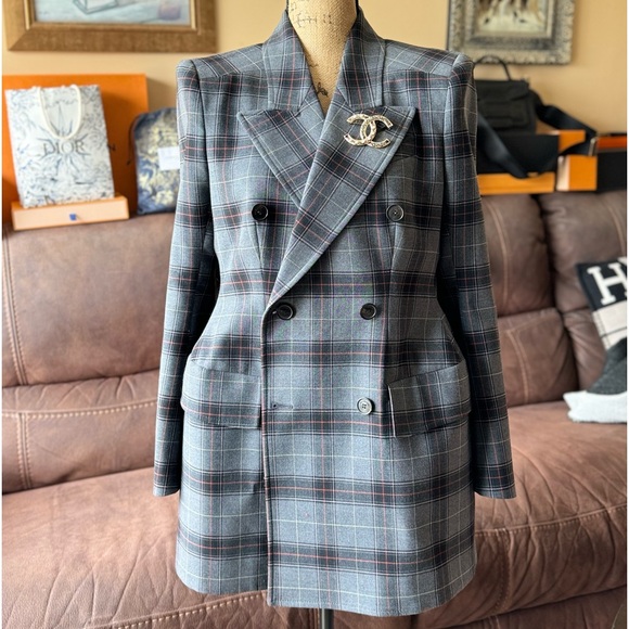 CHANEL Large CC White Pearl And Blue Enamel  Brooch - Picture 11 of 15